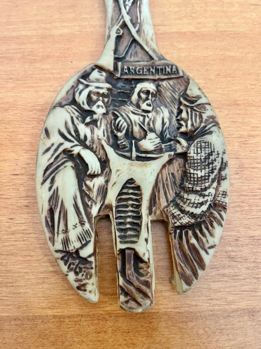 Vintage Argentina Gaucho Large Decorative Wall Hanging Spoon & Fork, Resin ⚠️